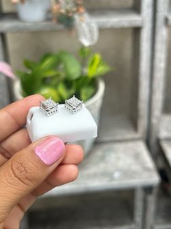 2.0 ct Moissanite earrings studs