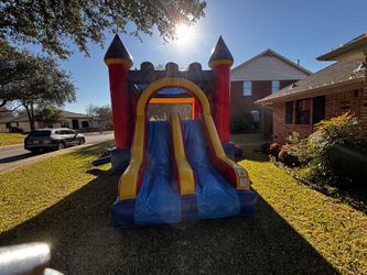 Bounce House With Slide 