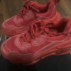 Balenciagas Size 37 