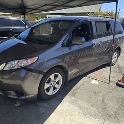 2016 Toyota Sienna