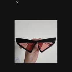 Authentic GUCCI Cat Eyes Sunglasses 