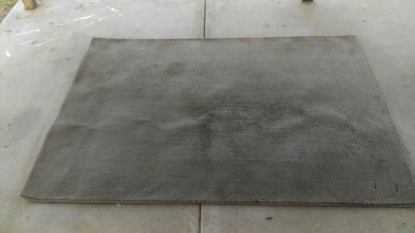Area Rug ( grey ) 5' X 7'