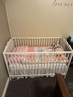 Crib White W/ mattress