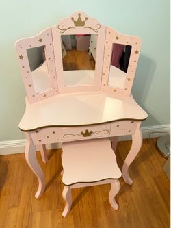 Wooden Kids/Toddler Vanity