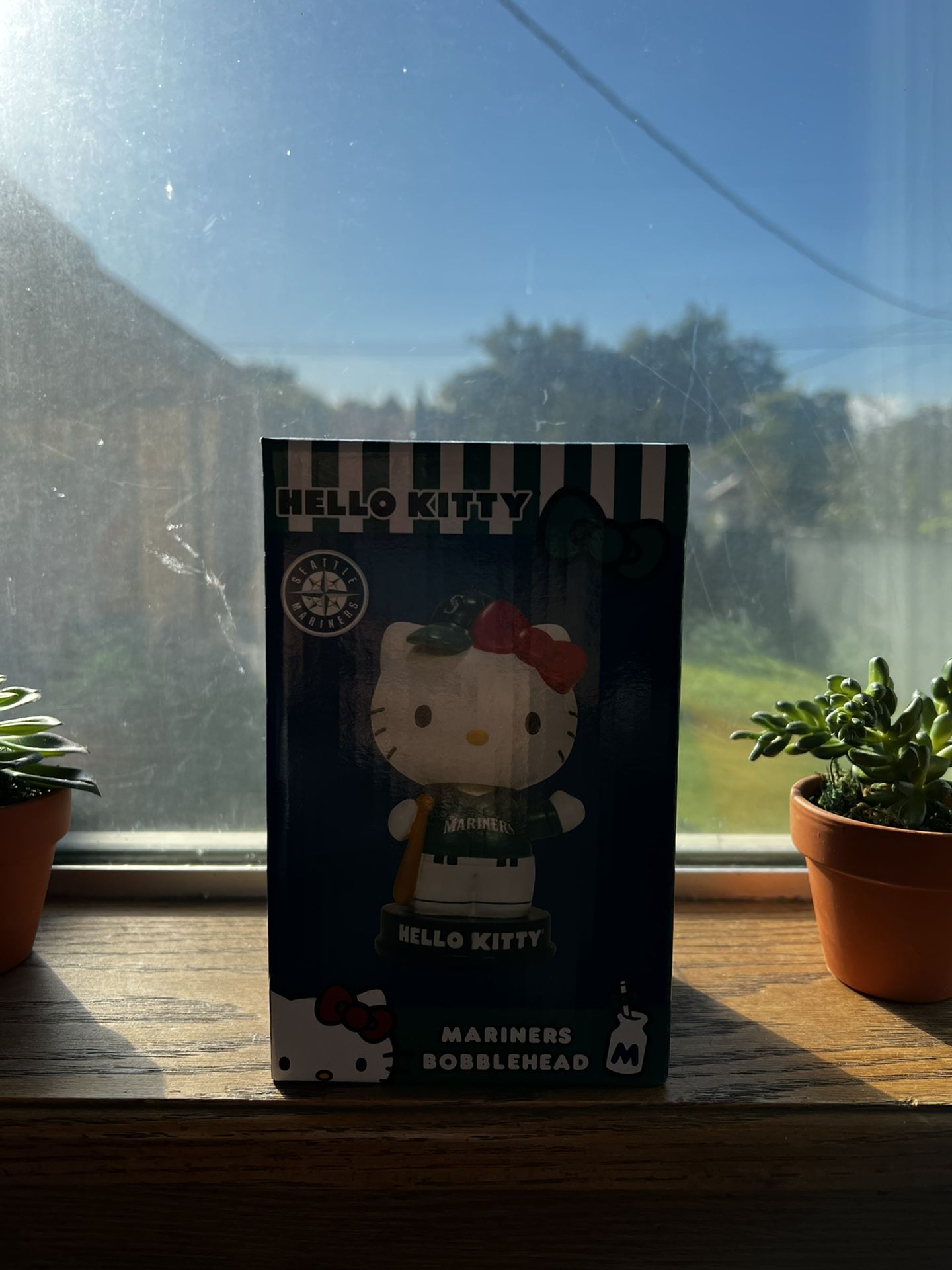 Hello Kitty mariners Bobblehead