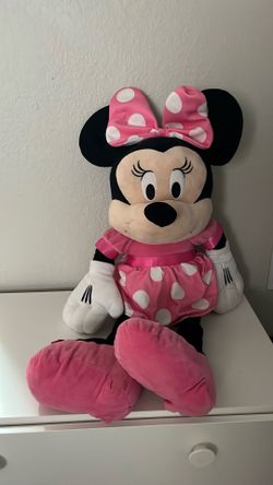 Giant Minnie Mouse