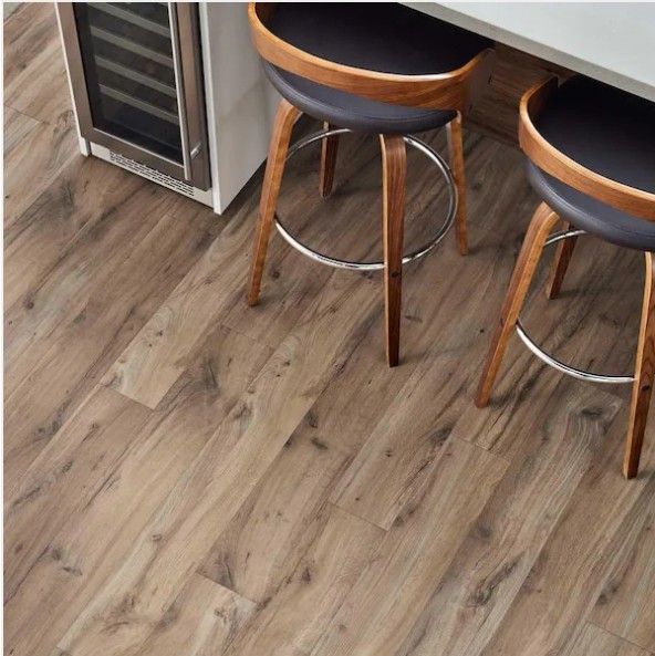 ☆SALE☆ 97 Sq Ft ▪︎Pergo Outlast + Waterproof Laminate Flooring ▪︎ Click Lock ▪︎ Underlayment Attached ▪︎"LINTON AUBURN OAK"