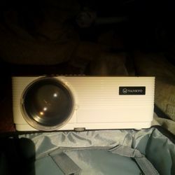 Vankyo Projector