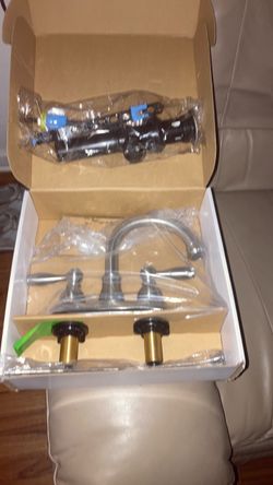 Bathroom Faucet w/ drain fixtures new inbox