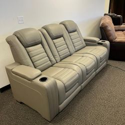 Backtrack Gray Power Reclining Sofa With Power Headrest and Massage🚛Same Day Delivery💳Financing Options