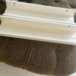 IKEA shelves $10
