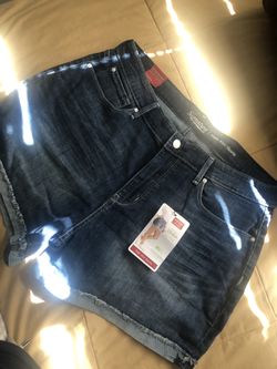 New Levi’s short