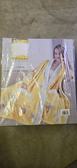 Premier Comfort Cozy Plush Wrap – Ditsy Daisy