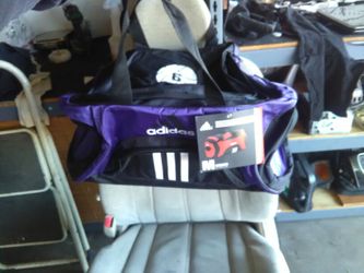 Gym bag retails medium retail $40 selling for $30 firm