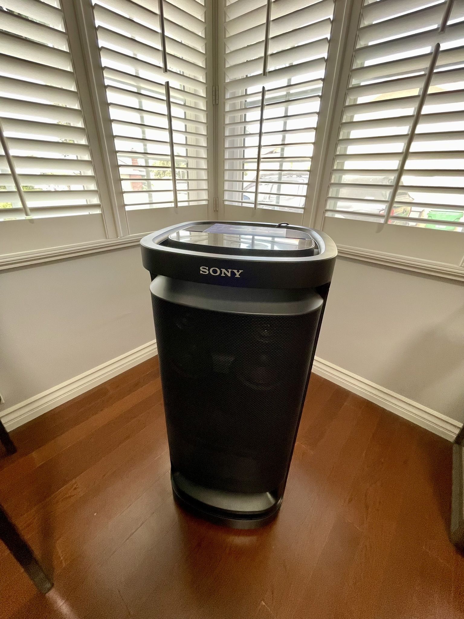 Sony XV-900 wireless bluetooth speaker system.