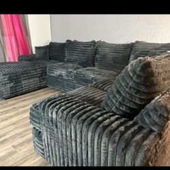 Brand New Super Plush XL 3 Pc Sectional Set 
