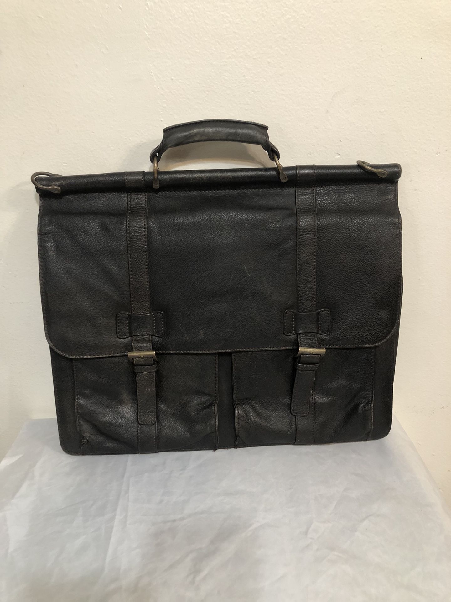 Black Rivet" (brown distressed) Genuine Leather Briefcase/Messenger Bag