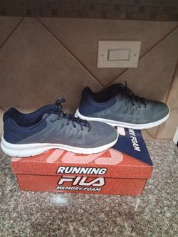 Fila Memory Finity Athletic Running Sneakers (10.5)