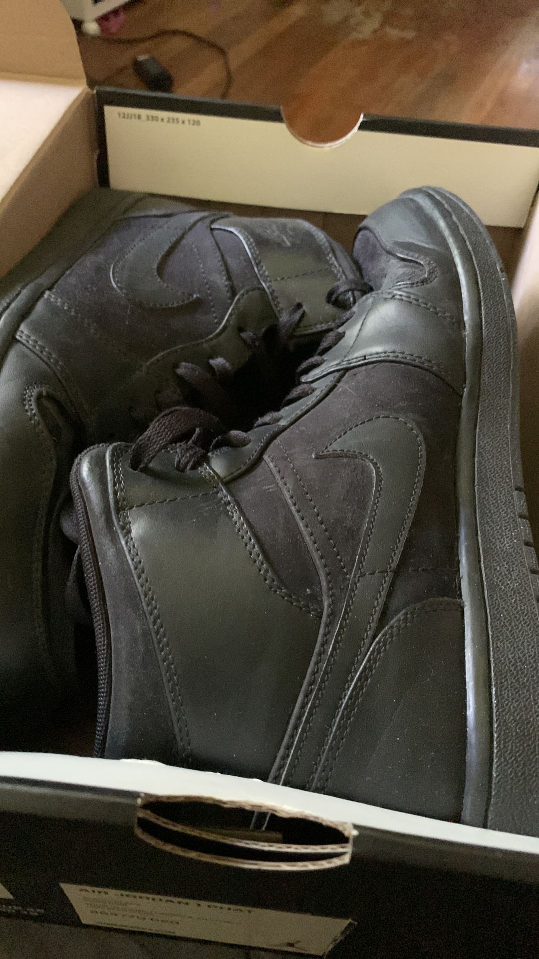 Air Jordan 1 mids black