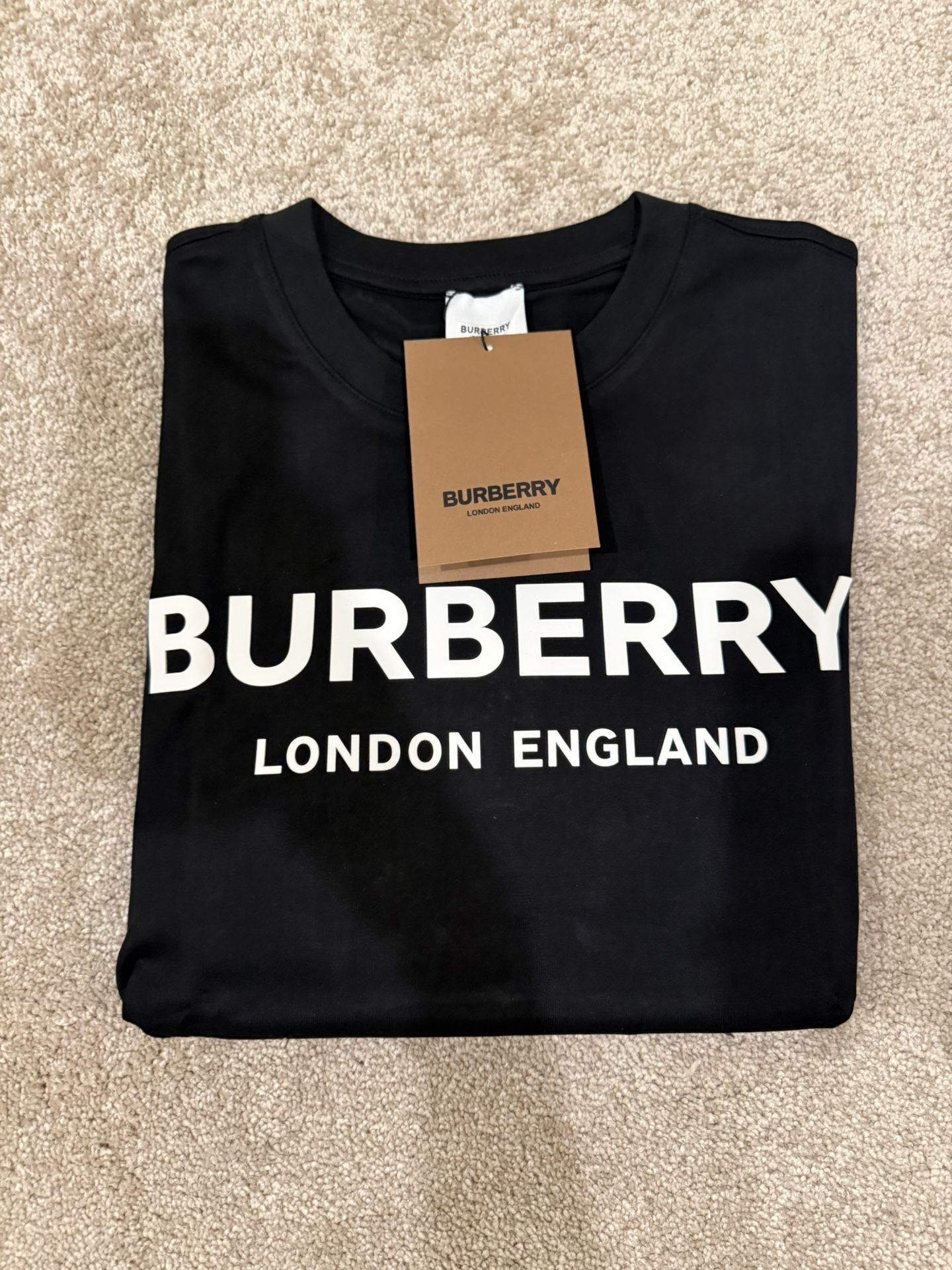 BURBERRY LONDON ENGLAND  T-SHIRT