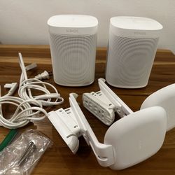 Two Sonos Rear Speakers (White) + Wall Mounts 