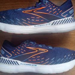 Brooks Men's Running Shoes  Sz 10.5