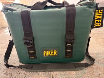 HIKER 40-Can Cooler Bag – New with Tags – Never Used