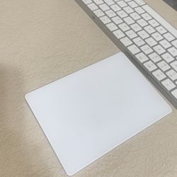 Apple Numeric Keyboard And Trackpad 