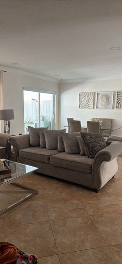 Sofa set with center table, side tables & lamps