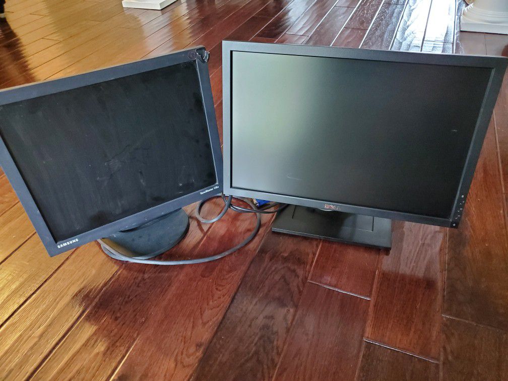 Free 17" and 20" LCD computer monitors