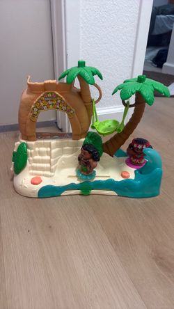 Little people Moana and princess castle