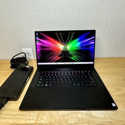 Gaming Laptop Razer Blade 15 Advanced Model Intel Core i7-8750H Six Core 32GB Ram 1TB SSD NVIDIA RTX 2070 4K Oled Touch Screen 