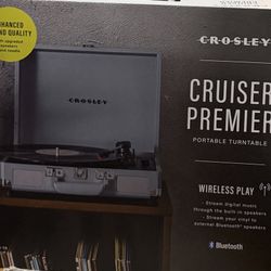 Turntable Portable Cruiser Premier  with Wireless Play. ( Bluetooth)