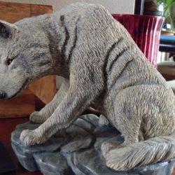Wolf Statue