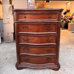 4pcs Bedroom Dresser Set (selling as a set)