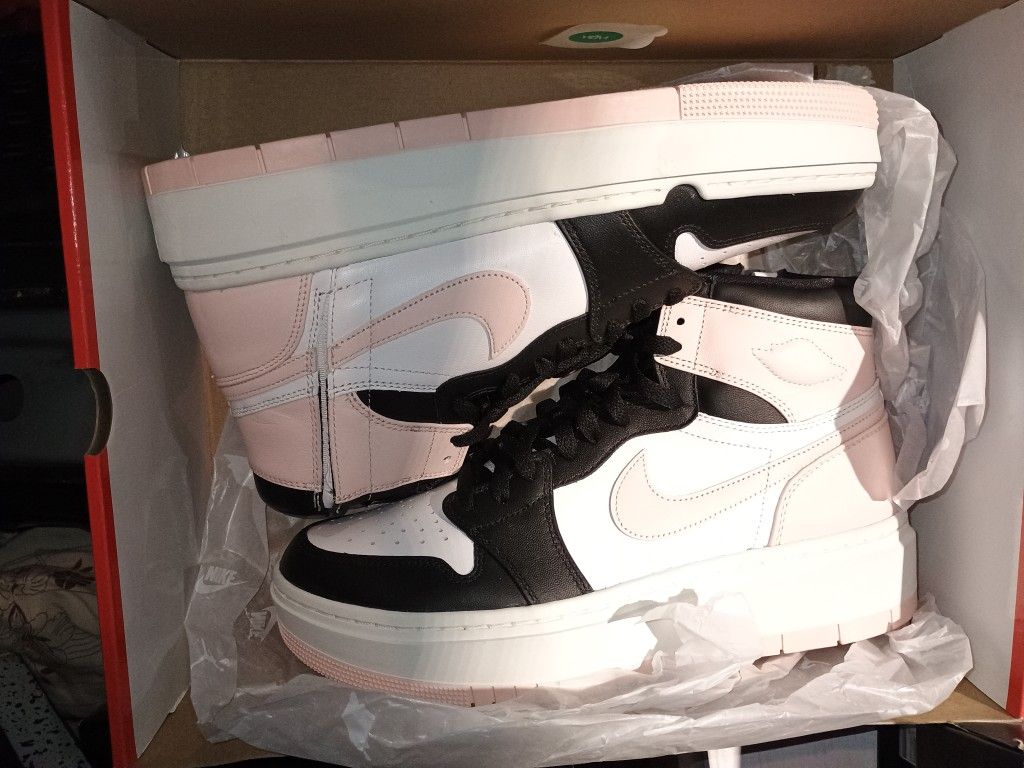 Jordan 1 Elevate High
Black Atmosphere (Women's