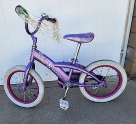 Hello Kitty Girls Bicycle in Excellent Condition