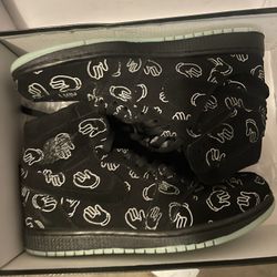 Jordan’s 1s Size 8.5