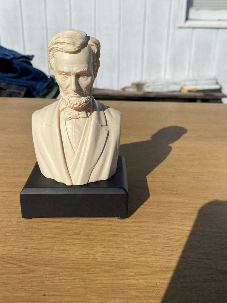 Abraham Lincoln Statue Bust