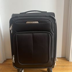 Samsonite Carry-On Spinner Suitcase (Black) – Excellent Condition