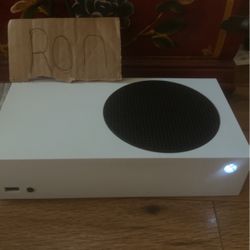 Xbox Series S (CONTROLLER INCLUDED)