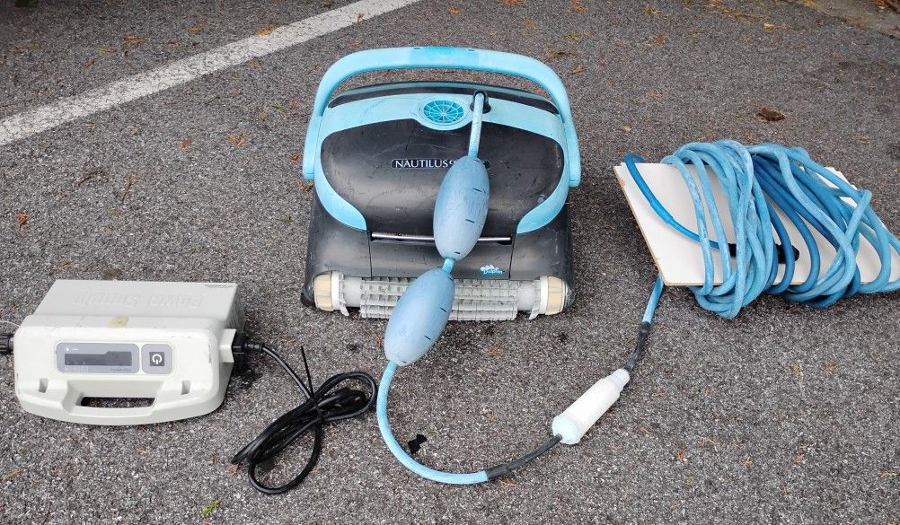 Dolphin Nautilus CC Plus Pool Cleaner