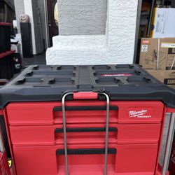 Milwaukee PACKOUT 22 in. Modular 3-Drawer Multi Drawer Tool Box with Metal Reinforced Corners and 50 lbs. Capacity