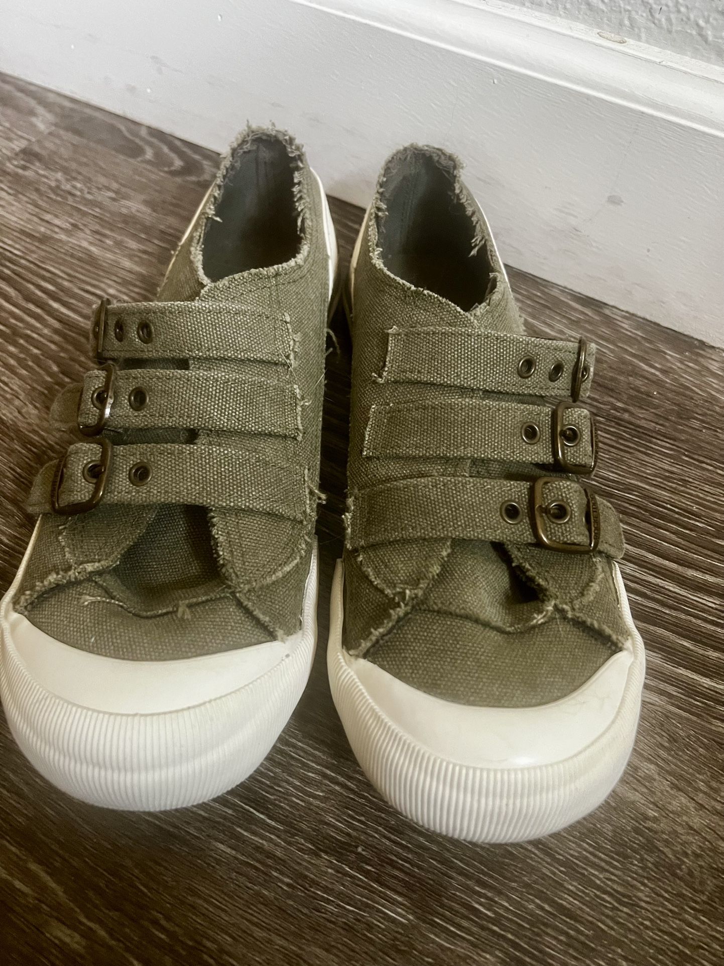 Rocket Dog Jolissa Olive Orchard Shoes