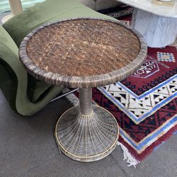 Scalloped Accent Wicker Side Table