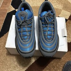 Men’s 10.5 Nike Air Max