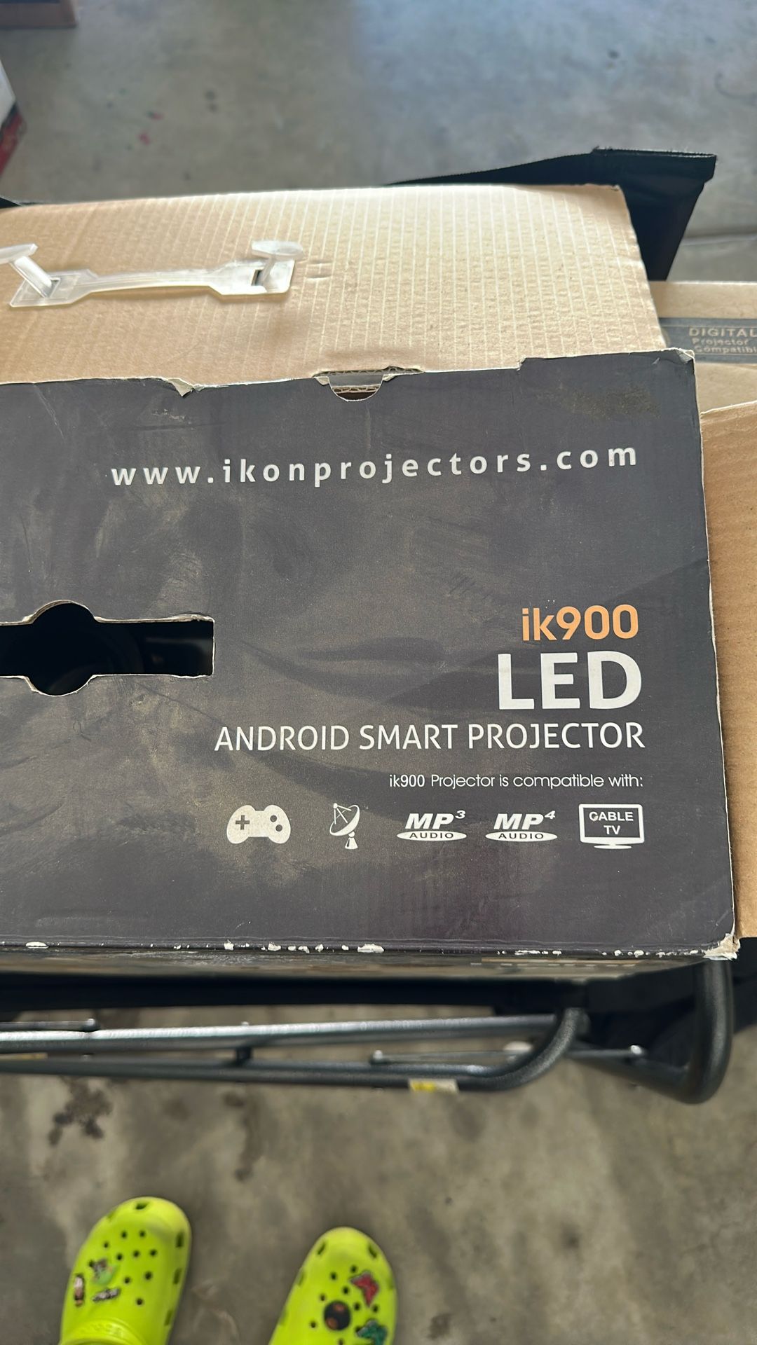 LED Projector & Screen