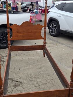 Antique 4 poster  twin bed