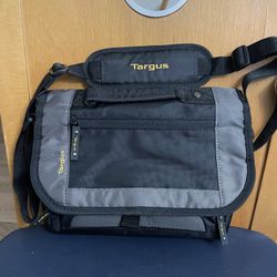 Targus Shoulder Messenger Bag, Black