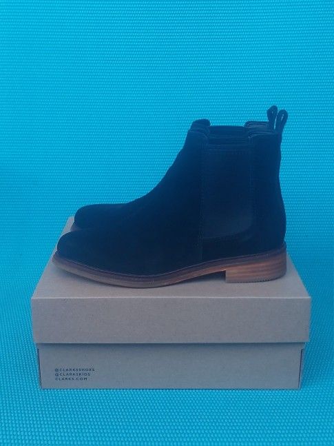 Clarks Clarkdale Arlo Black Suede Boots 
Women's Size 7M
